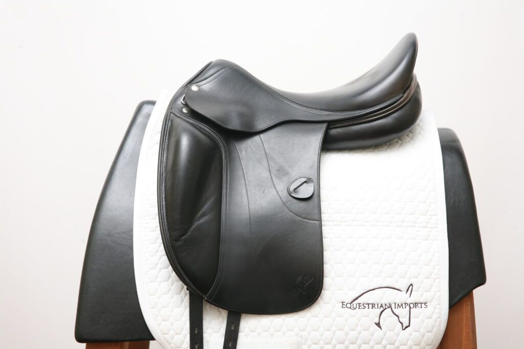Used Amerigo Vega Dressage 18NM Saddle SN: 3708109