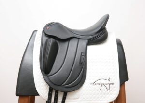 Albion Kontinuum D Monoflap 17.5MW Dressage Saddle SN 200433 Inv 7069