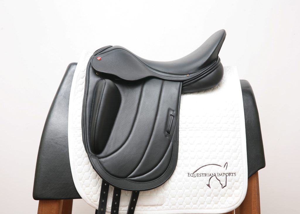 Albion Kontinuum D Monoflap 17.5MW Dressage Saddle SN 200433 Inv 7069