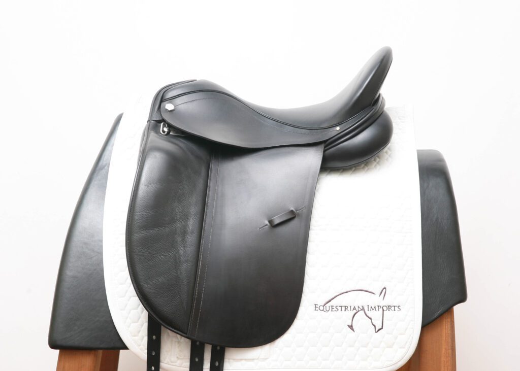Albion Platinum Dressage Saddle 17MW SN 93604