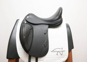 Prestige Philosophy Dressage Saddle 17 33 SN 06970121