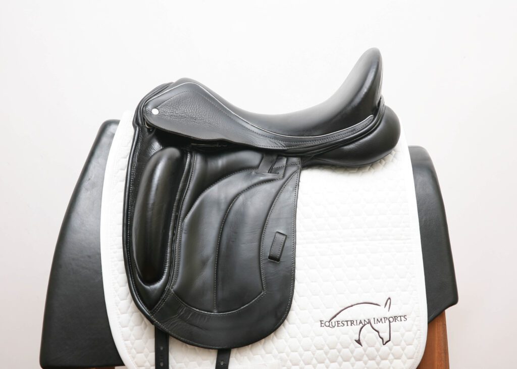 Custom Advantage Monoflap Dressage Saddle SN: 20861