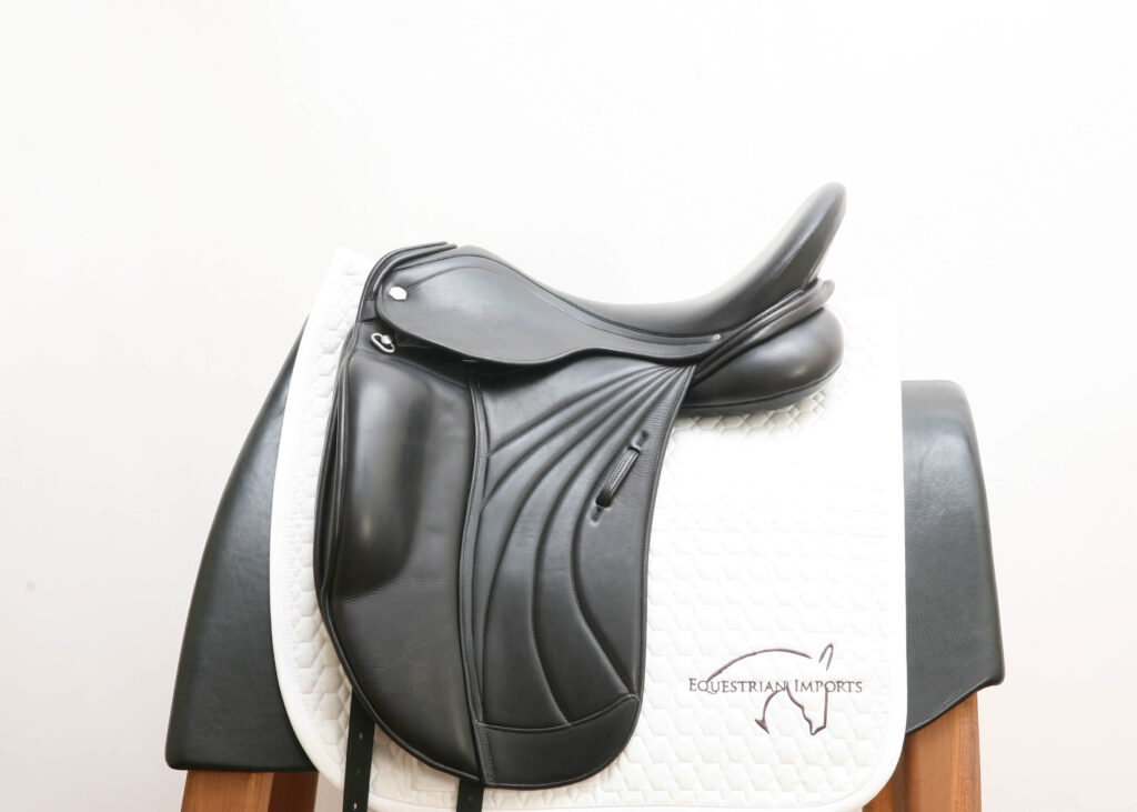 Albion Platinum Royale 17MW Dressage Saddle SN: 70433 Inv: 7052